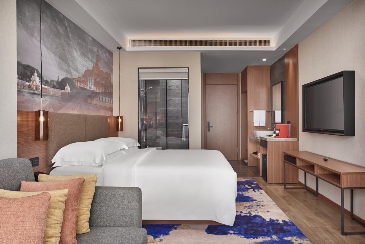 Aurea Central Hotel Phnom Penh Esterno foto